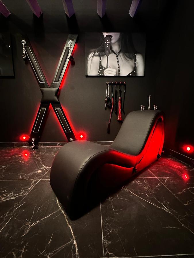 Loveroom De Luxe - Theme 50 Nuances De Grey Maison Privative Spa Insolite Douchy-les-Mines エクステリア 写真