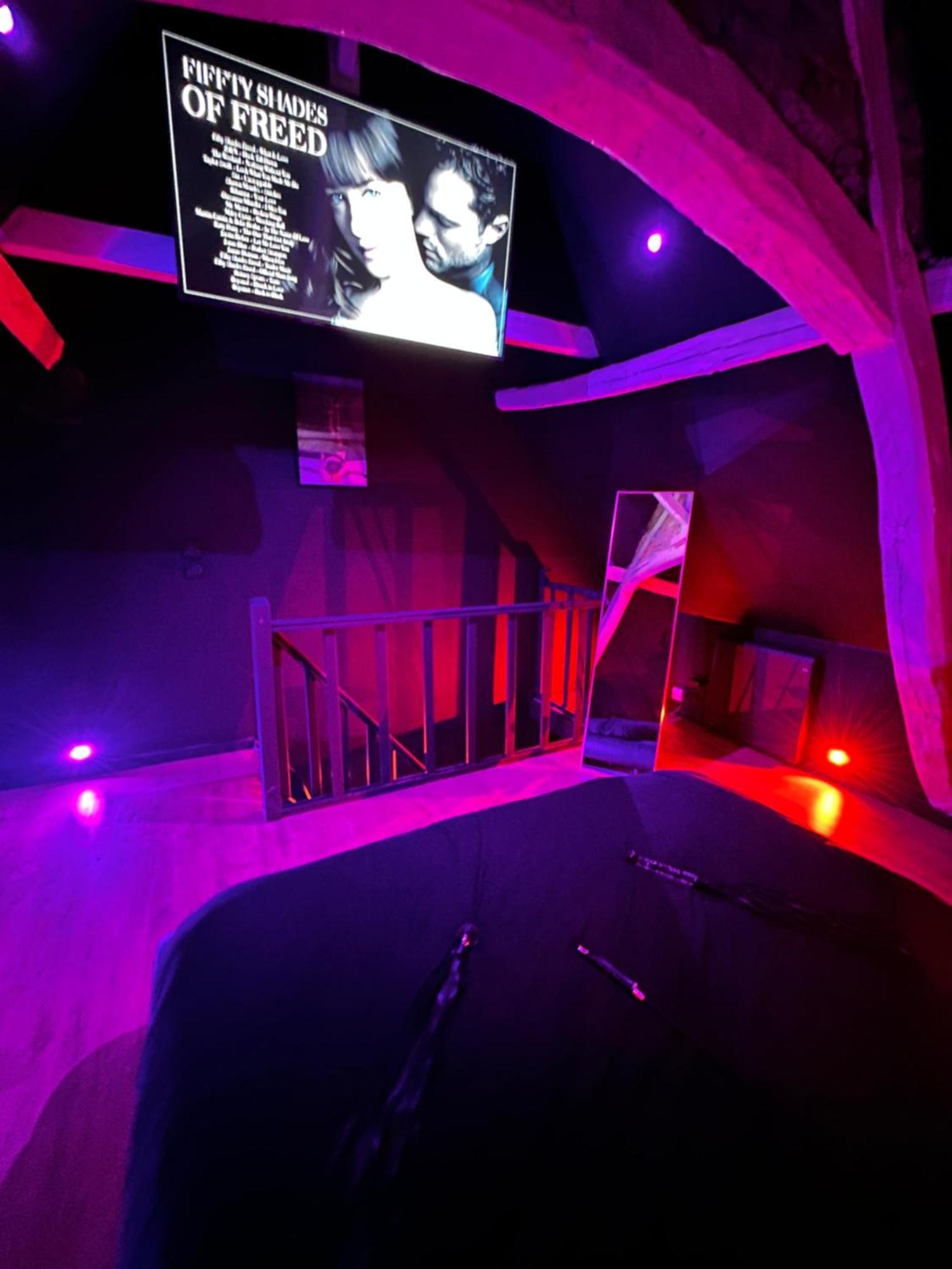 Loveroom De Luxe - Theme 50 Nuances De Grey Maison Privative Spa Insolite Douchy-les-Mines エクステリア 写真