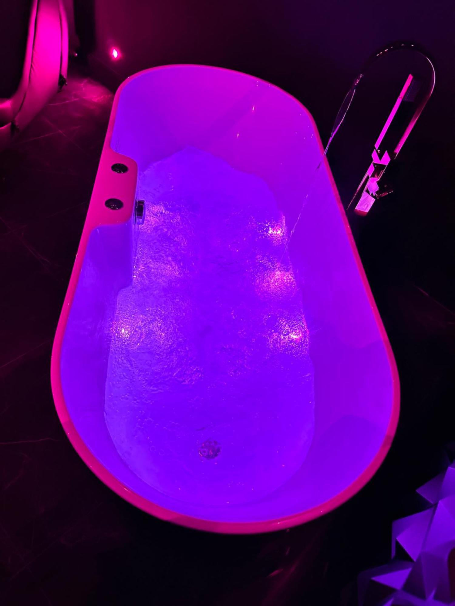Loveroom De Luxe - Theme 50 Nuances De Grey Maison Privative Spa Insolite Douchy-les-Mines エクステリア 写真